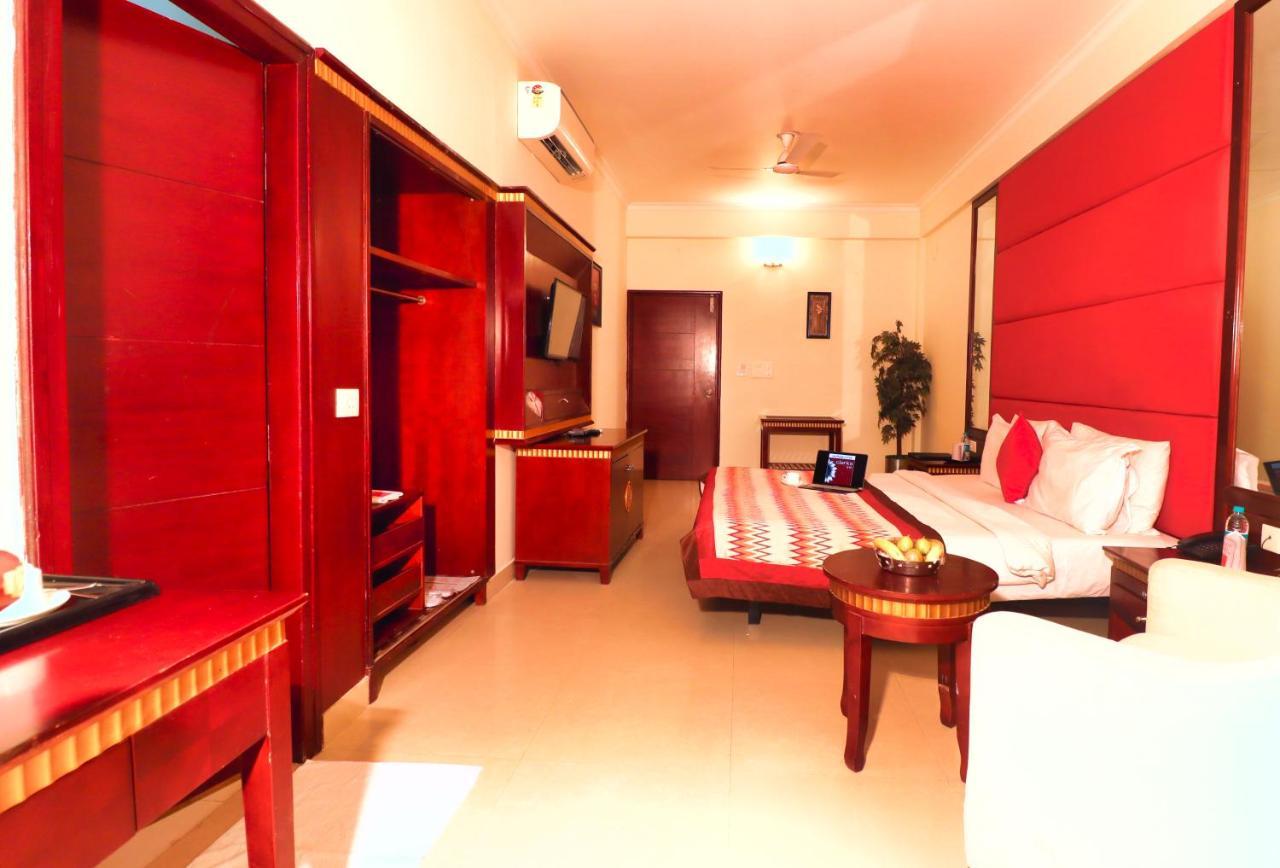 Crestmont Ashapurna Jaipur, Banipark Hotel Exterior photo