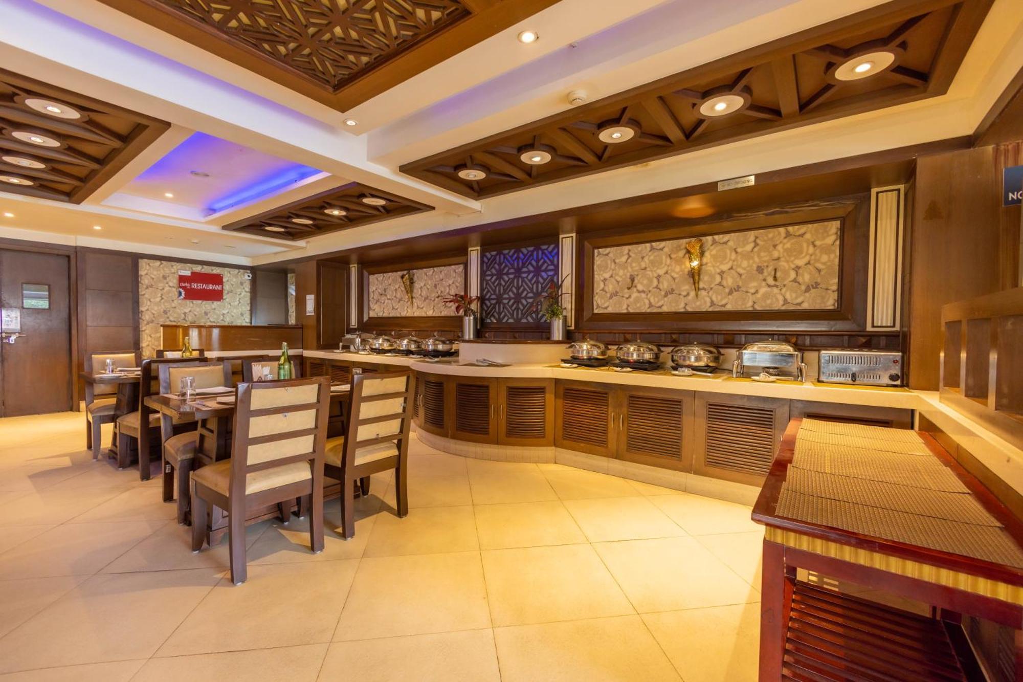 Crestmont Ashapurna Jaipur, Banipark Hotel Exterior photo
